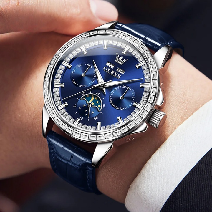 Montre Bleu avec Contour en Diamants